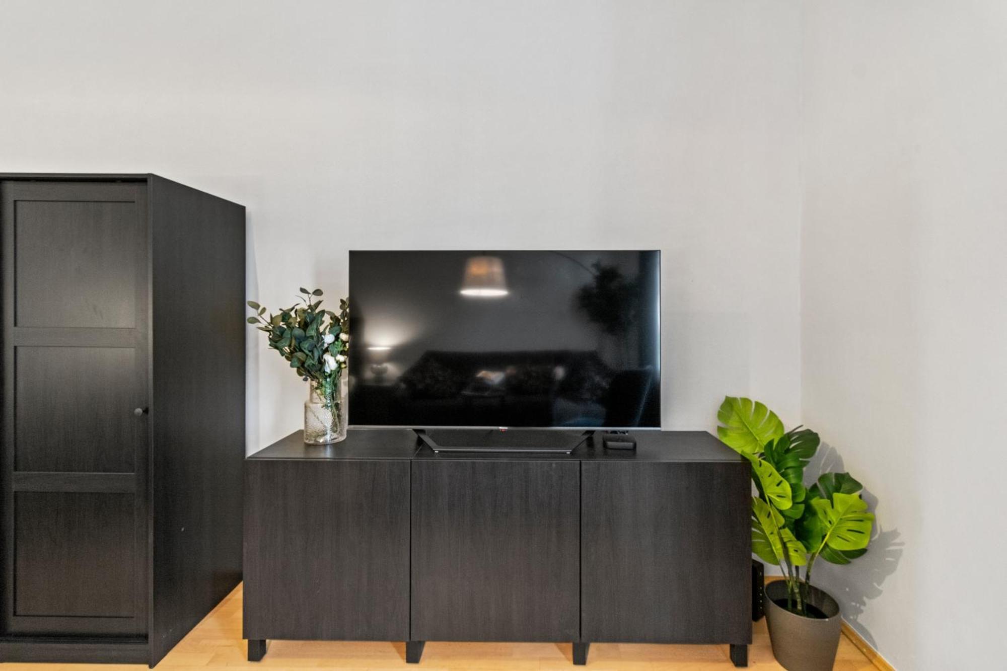 Stylish Apartment, 4 Min To U3 Zipperer Strasse Vienna Luaran gambar